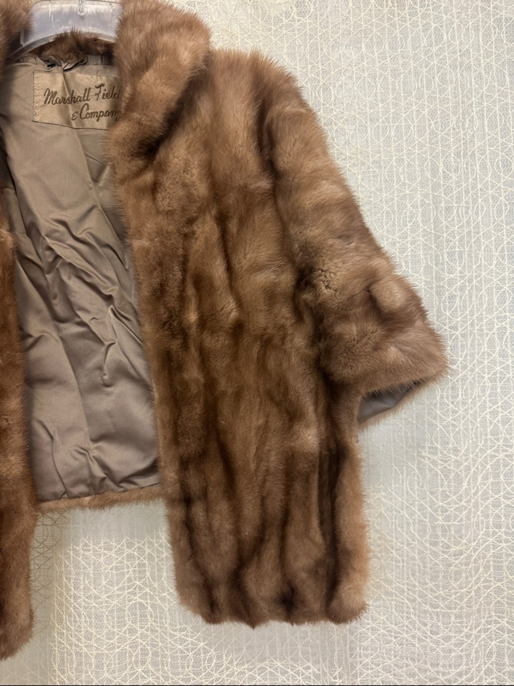 Vintage Marshall Field & Co Women's Brown Fur Stole/Cape - Picture 3 of 9